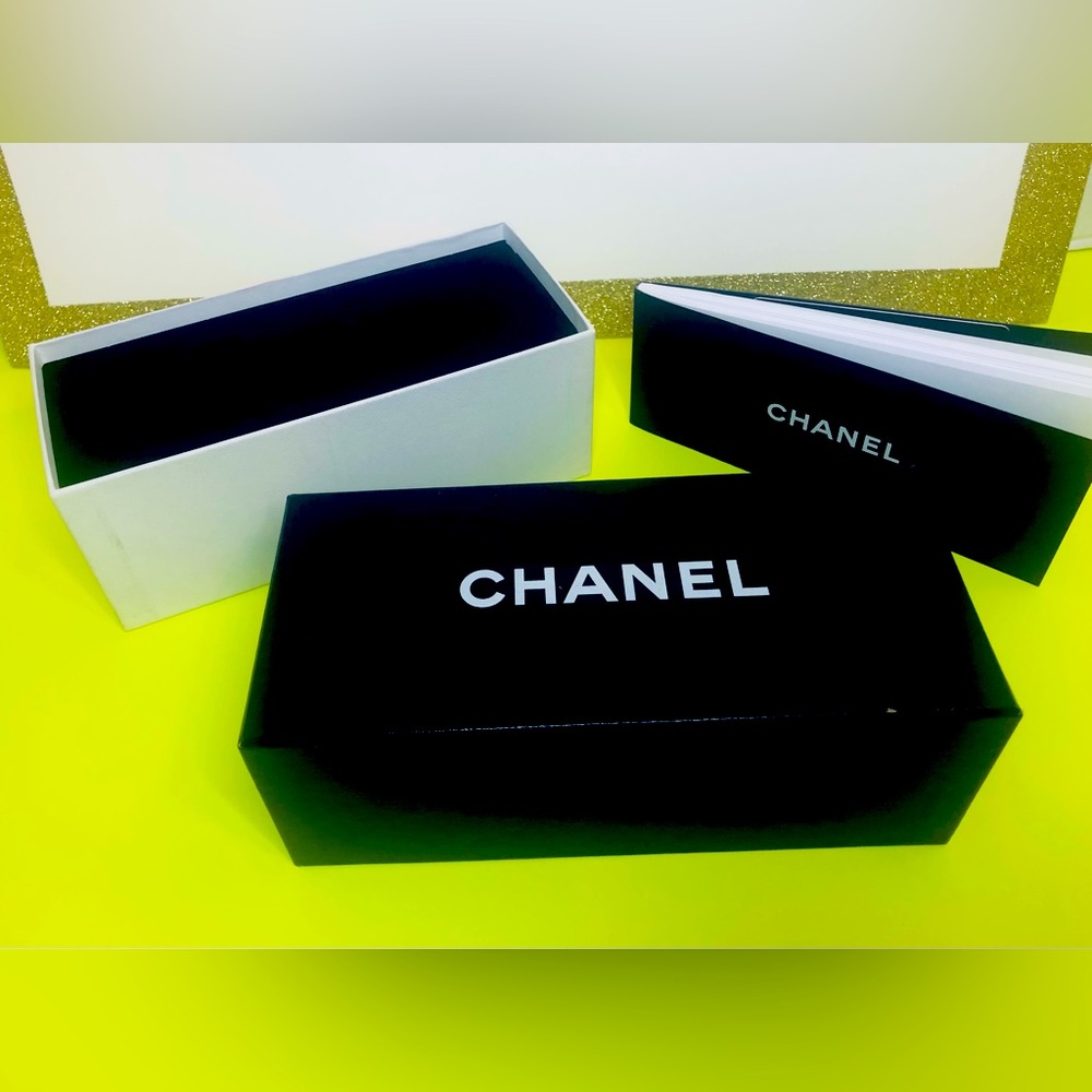 ✨ Black CHANEL Eyeglass Storage Box ✨